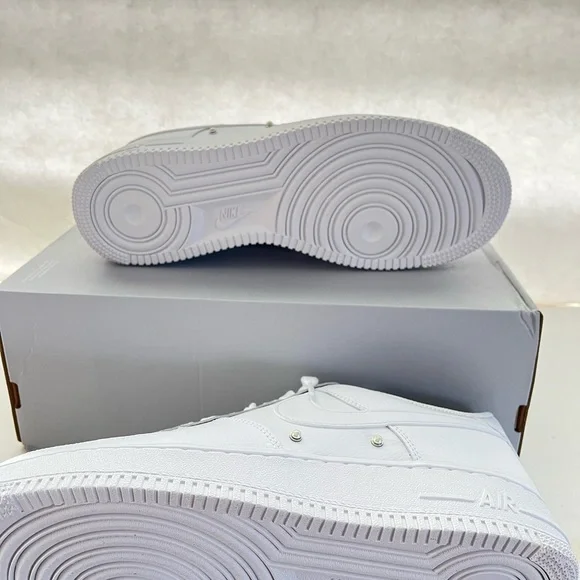 NWT Nike Women’s Air Force 1 ‘07 SE Shoes Size: 10 - Picture 3 of 13